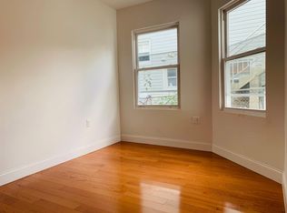 4360 Murray St #1F, Flushing, NY 11355
