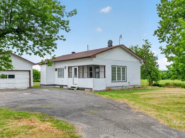 3156 Old Highway 17 Rd, Clarence Rockland, ON K4K 1W3
