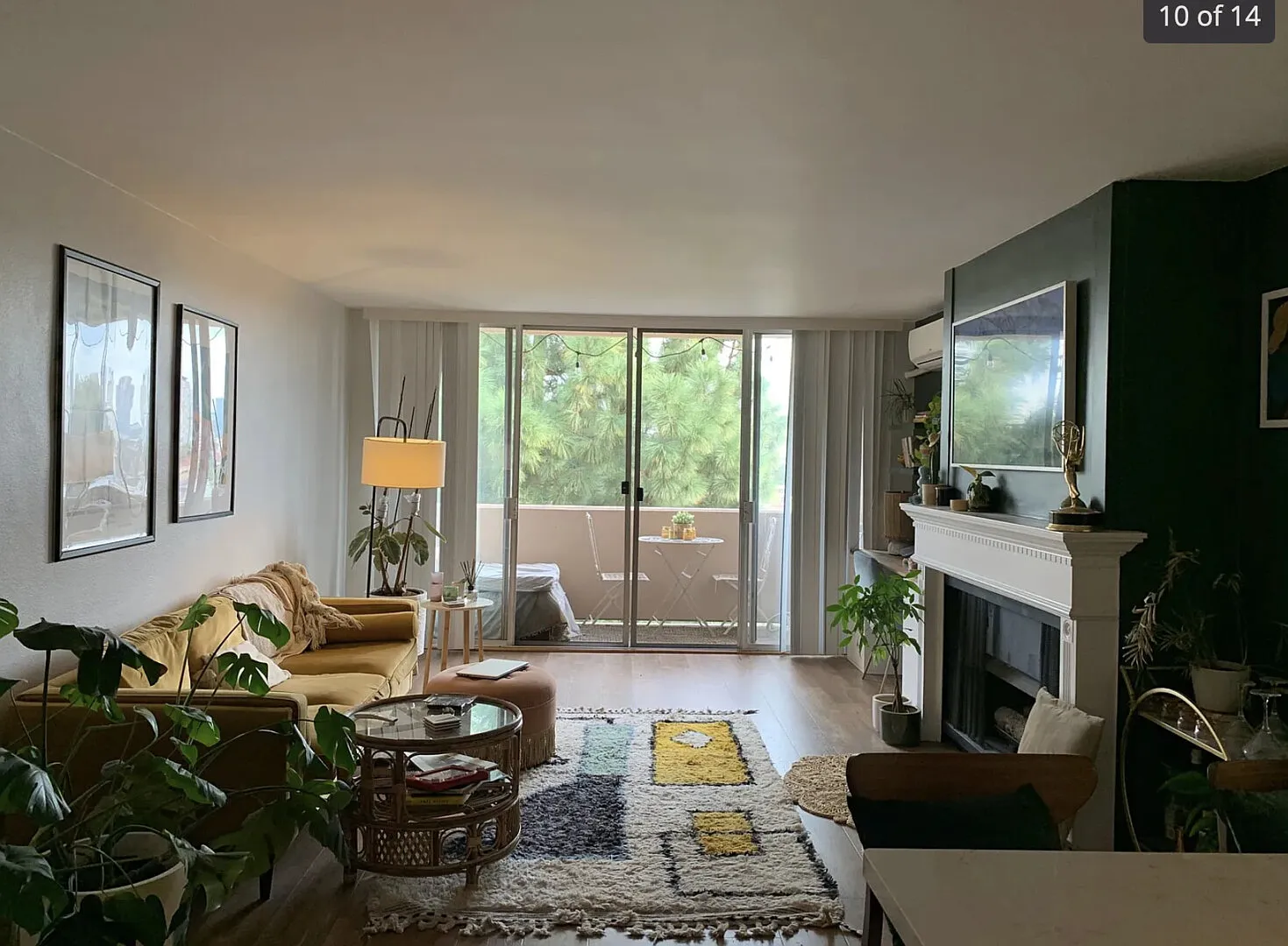 Cozy, Quiet, Chic, City Oasis With Amazing Views and Rooftop Pool — Photo 4