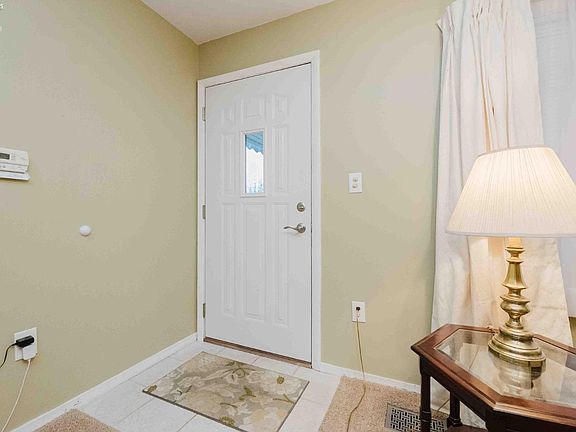 2nd image of 4925 Lisbon Cir