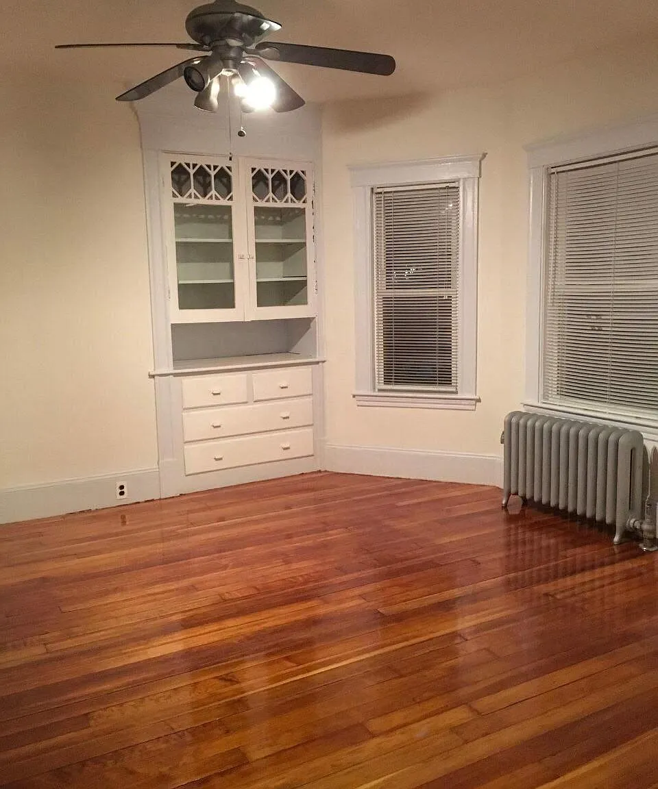 2 bed, 1300 sqft, $2,590 — Photo 2