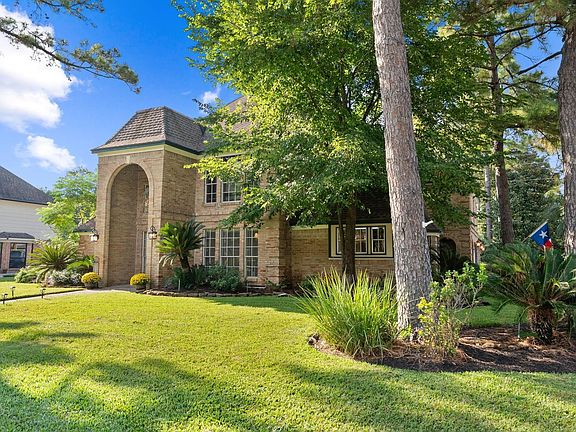 4th image of 5718 Glenmere Ln