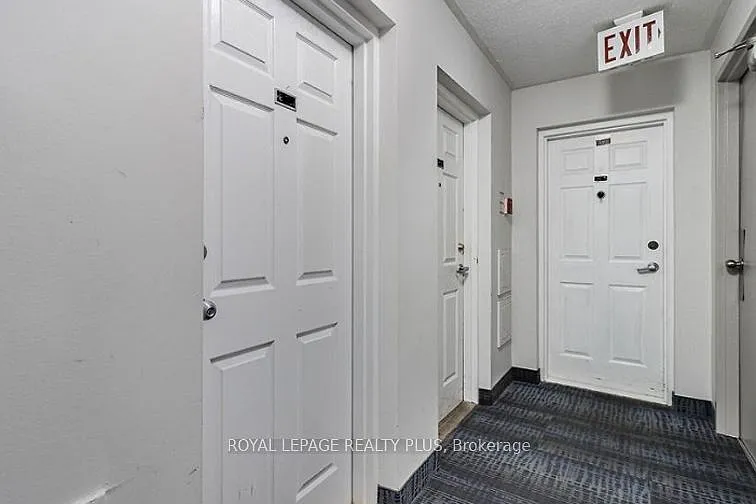 3065 Queen Frederica Dr #402 — Photo 27
