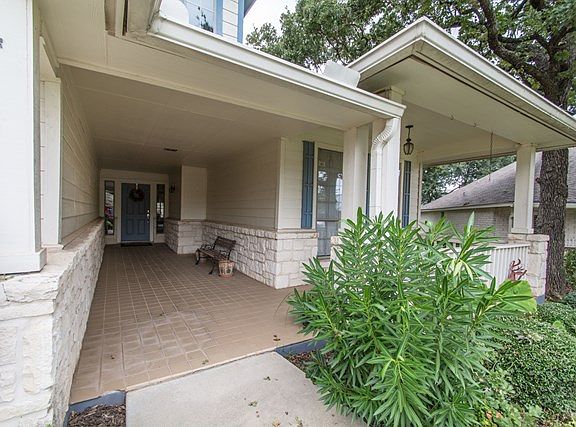 3rd image of 322 Heritage Hills Dr
