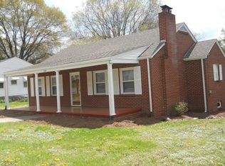 1119 N Woodleigh Cir, Reidsville, NC 27320