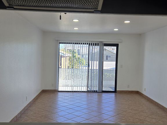 5th image of 580 Nebraska Ave APT 3