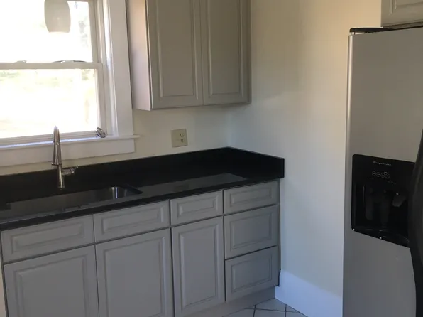 59 Riddell St #2, Greenfield, MA 01301