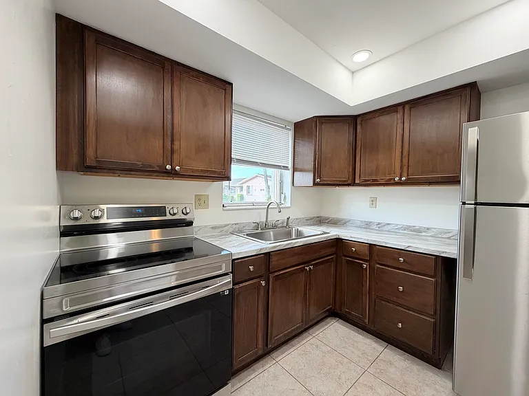 2607 Dudley Dr W #L — Photo 6