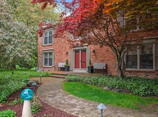 1533 Pleasant Ct, Birmingham, MI 48009