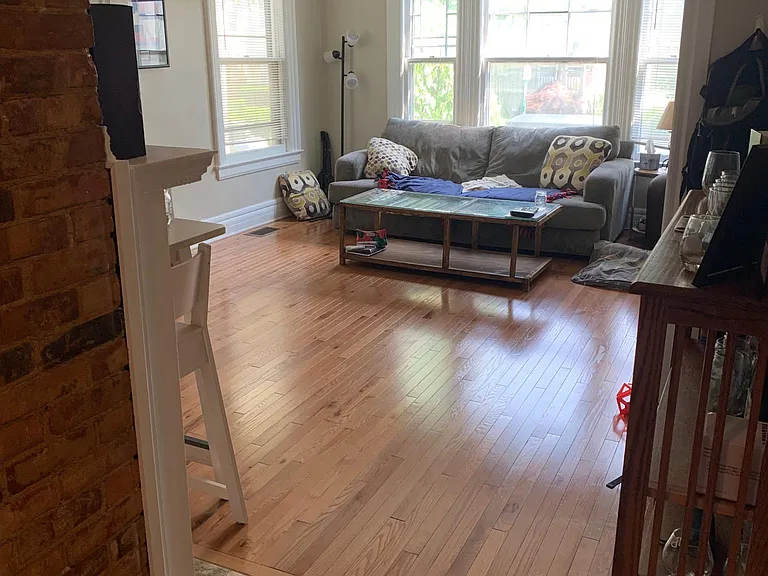 361 W Utica St — Photo 1