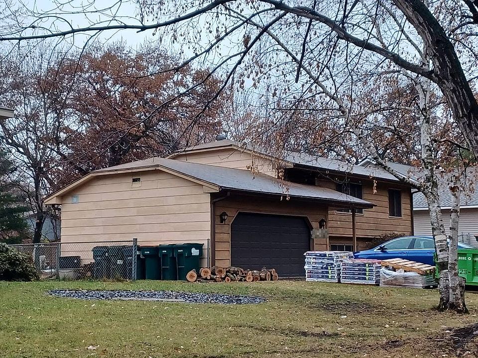 2nd image of 11570 7th St NE