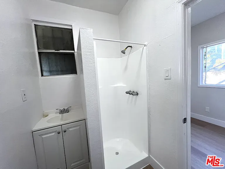 345 W 45th St #4 — Photo 7