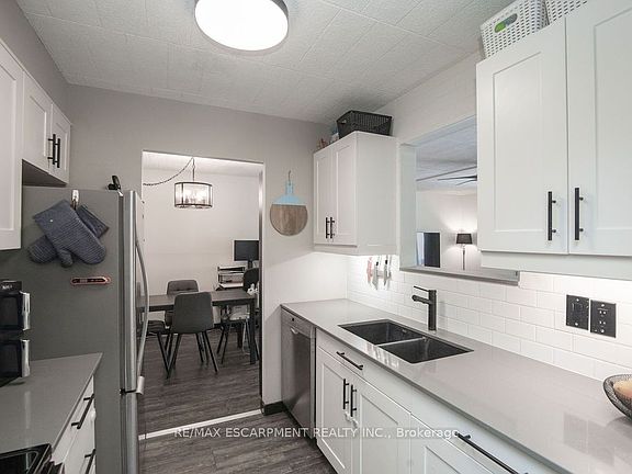 5th image of 71 Vanier Dr #110