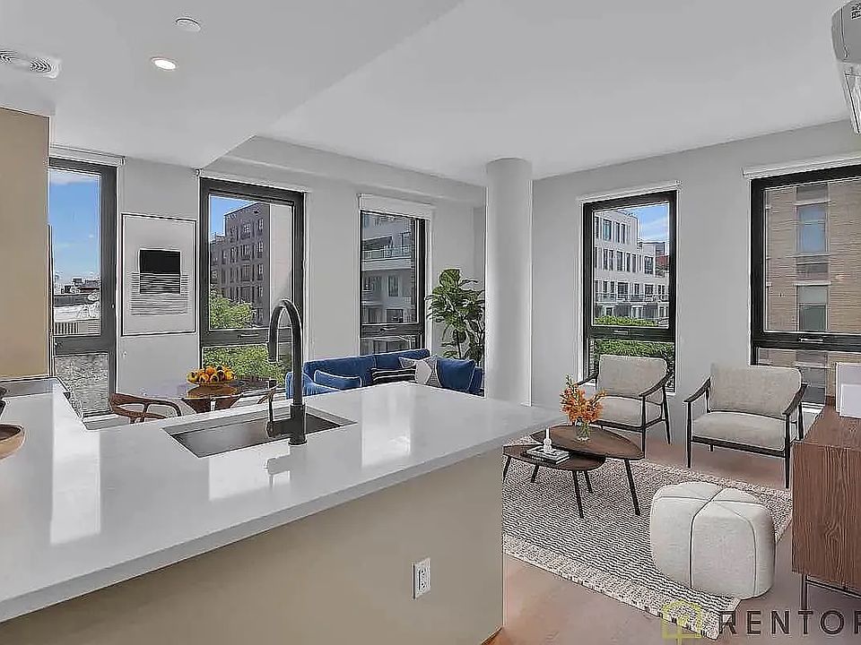 1st image of 130 Hope St #713N