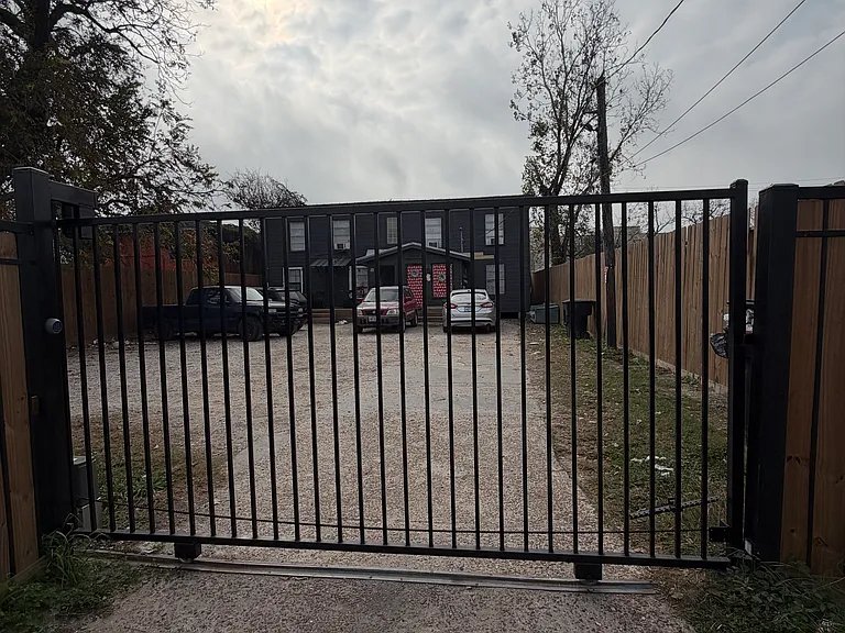 4518 New Orleans St #4 — Photo 2