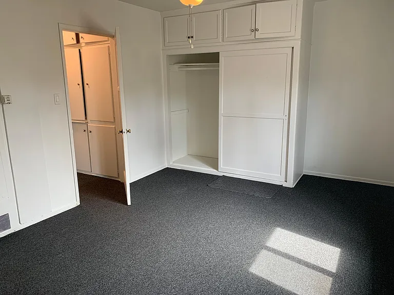 408 N Doheny Dr #4 — Photo 13