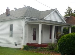 928 Acacia Ave, Clifton Forge, VA 24422