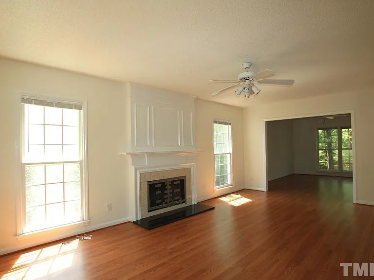 208 Ashley Brook Ct — Photo 2