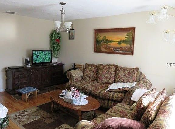 3rd image of 110 Kristi Ann Ct