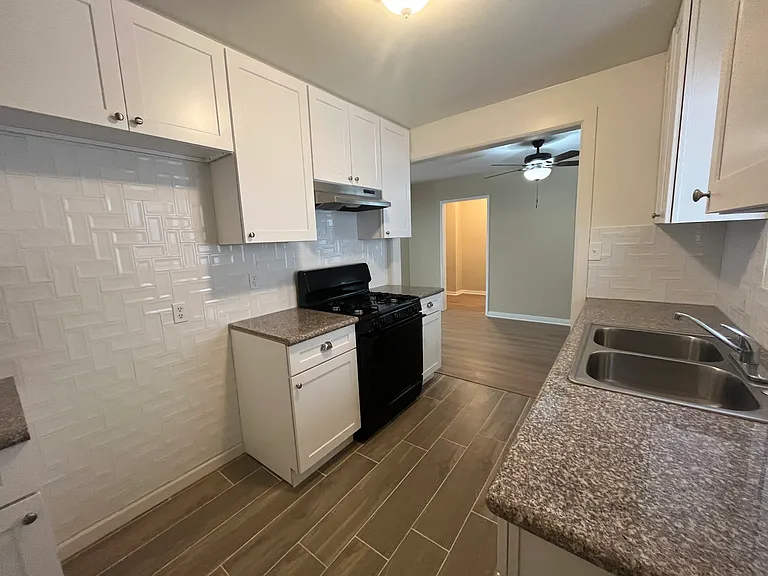 14149 Vanowen St #1 — Photo 5