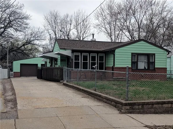1300 E 34th St, Des Moines, IA 50317