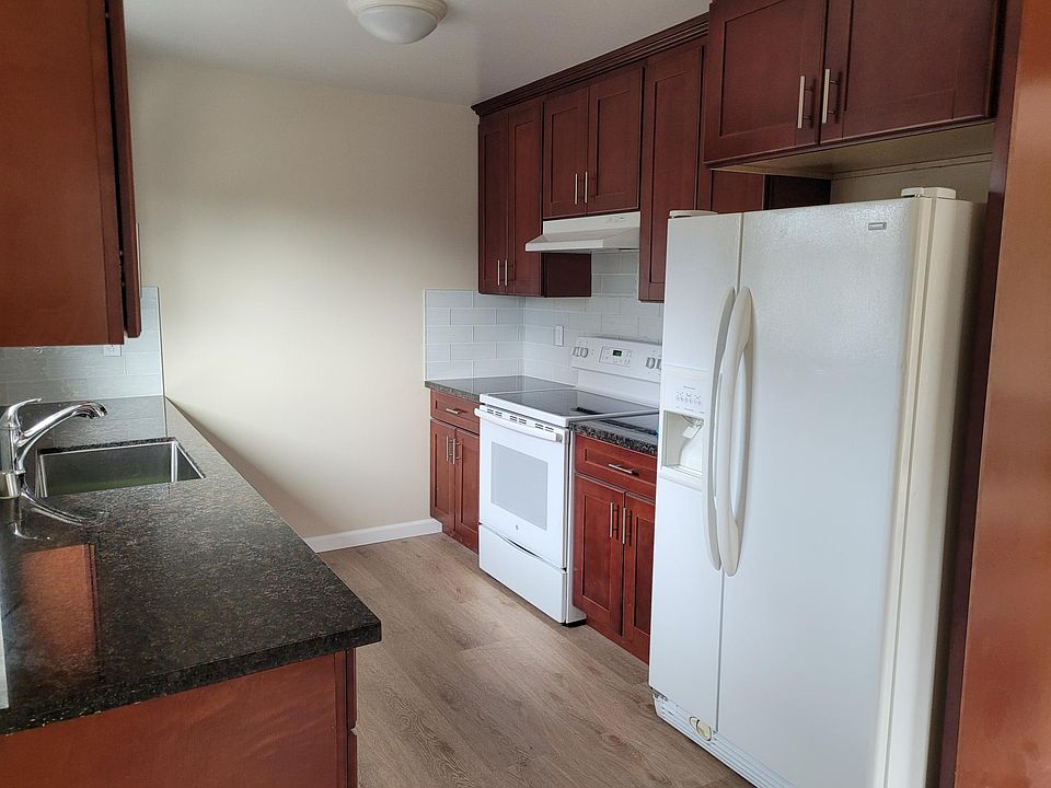 1st image of 571 Kiely Blvd APT 4