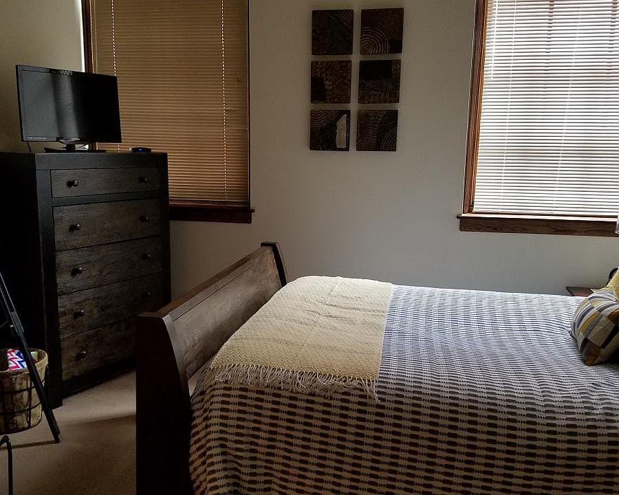 2nd image of 601 4th St APT 16