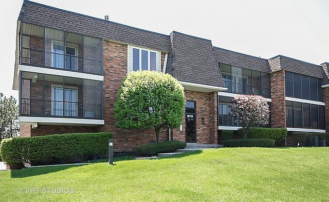 1st image of 15725 Foxbend Ct APT 2E