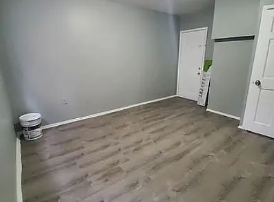 3rd image of 153 Roseville Ave #B2