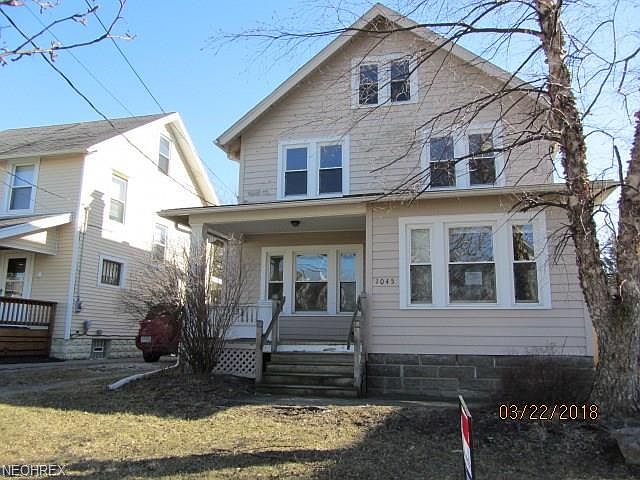 1st image of 1045 W 20th St