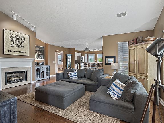 5th image of 3641 Crossbrooke Dr