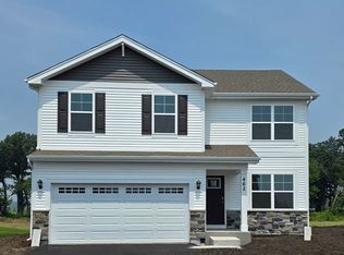 462 Vista Dr, Hampshire, IL 60140
