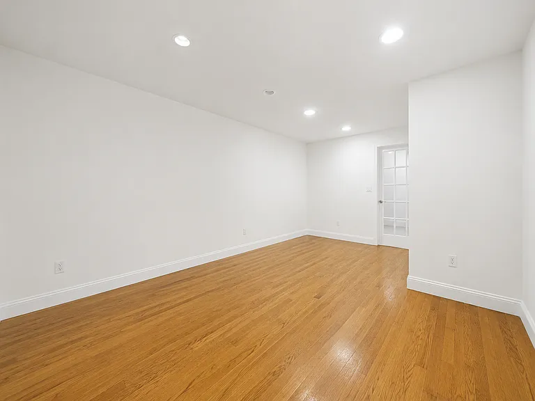 49 Russell St #1 — Photo 2