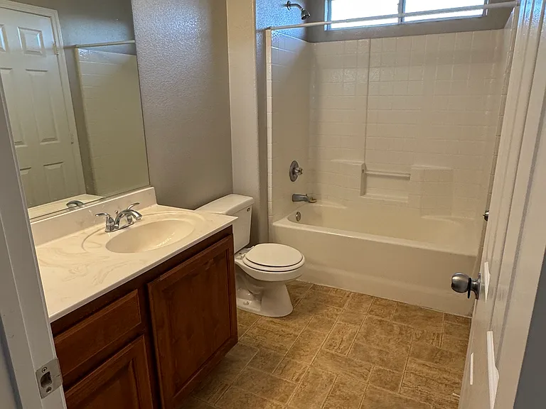 6528 Abbey Door Ct — Photo 13