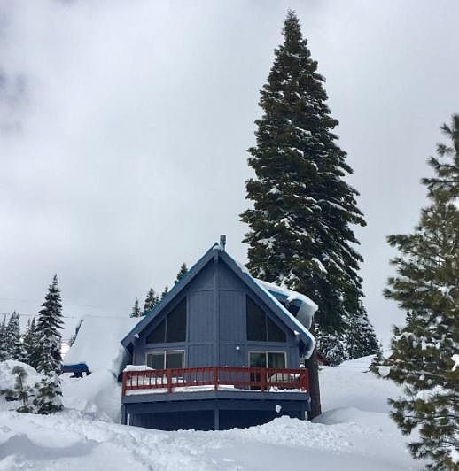 Front of the house, record snowfall 2017