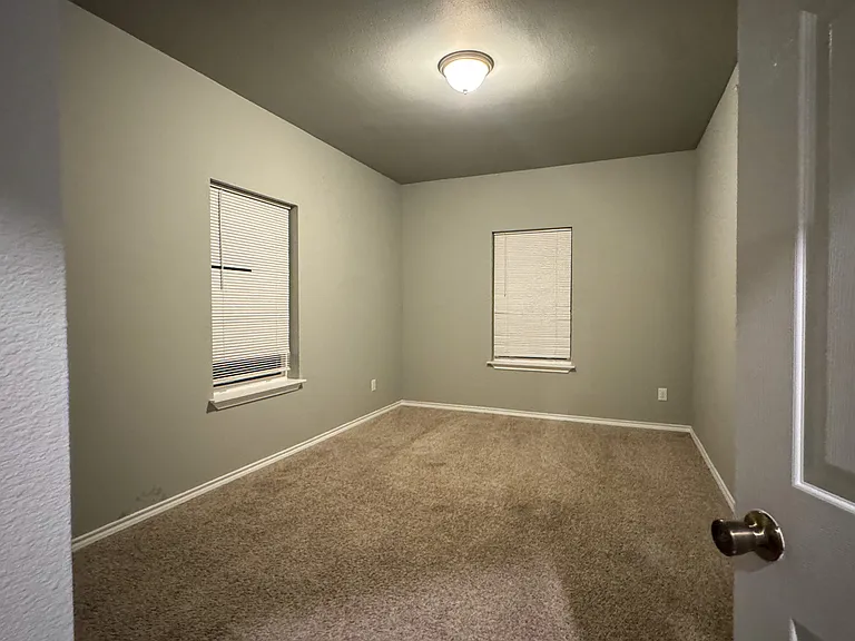 2311 Abilene St — Photo 14