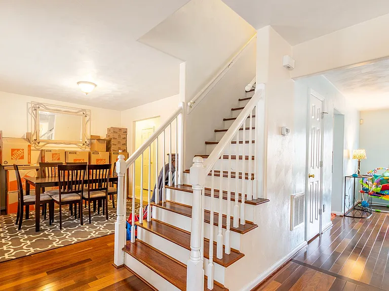 601 Lord Byron Ct — Photo 16