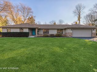 222 Brookhill Rd, Libertyville, IL 60048