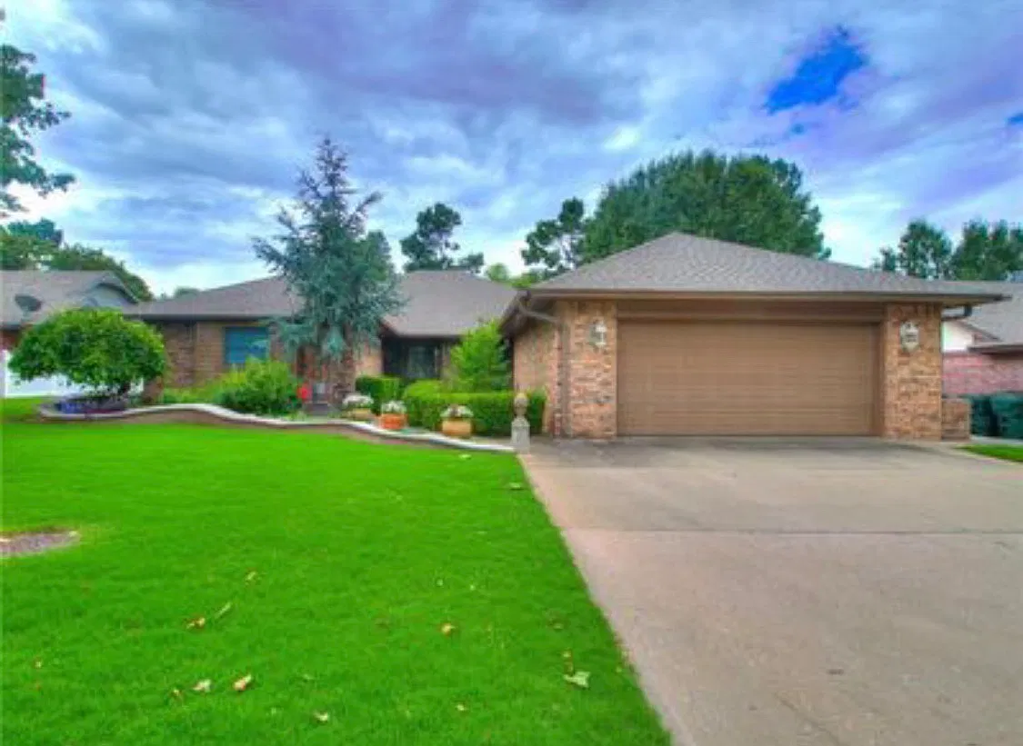 Goldsborough Rd, Midwest City — Photo 1