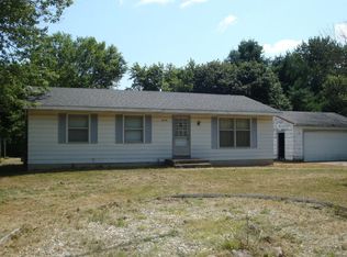 5528 Pine Island Dr NE, Comstock Park, MI 49321