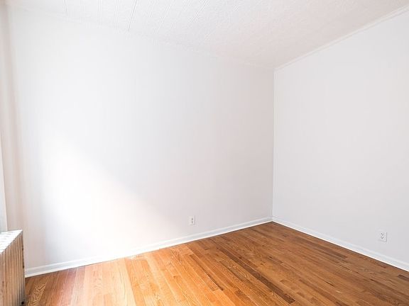 4th image of 137 Sullivan St APT 21