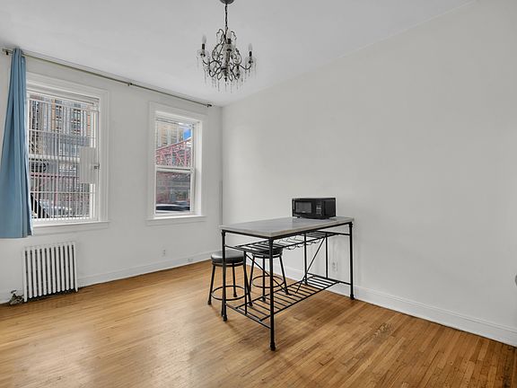 2nd image of 176 Delancey St APT 2F