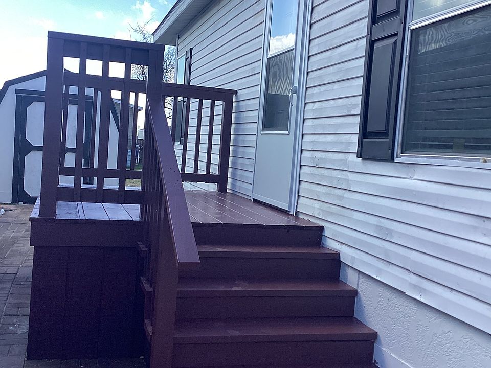 1st image of 903 Bandera St #215