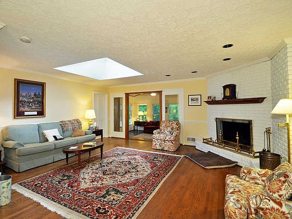 3rd image of 1796 Council Bluff Dr NE