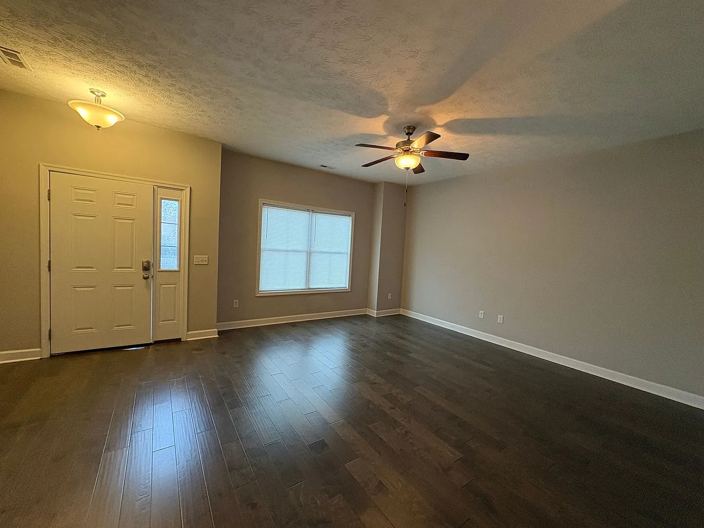 Cedar Point Townhouse for Rent — Photo 2