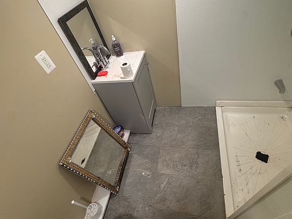 2nd image of 18 Egmont Pl #Ll