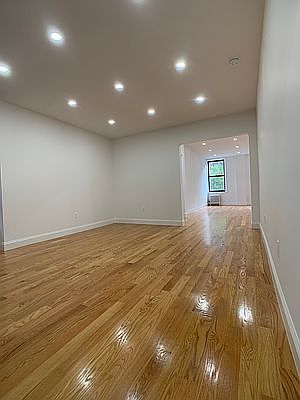 4th image of 229 W 109th St APT 42