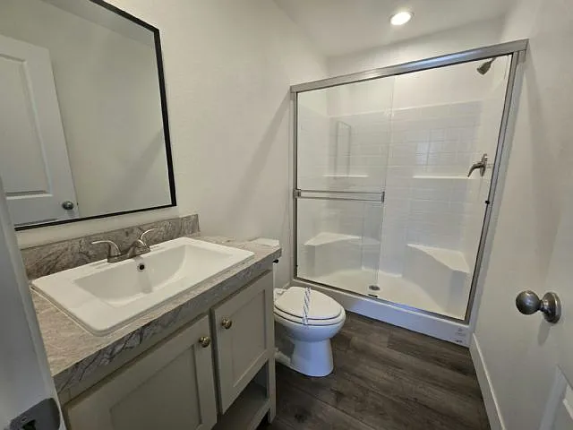 2 bed, 1.0 bath, 760 sqft, $1,600 — Photo 4
