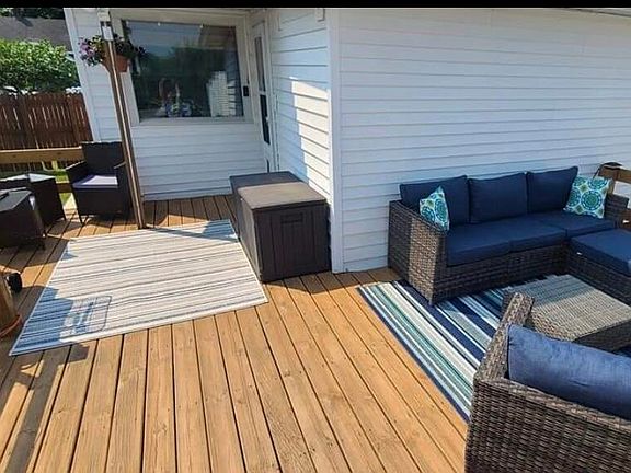 5th image of 2160 Lakeshore Dr