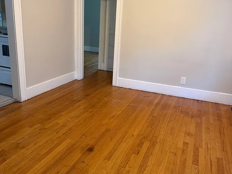 986 Winchester Ave #1 — Photo 2